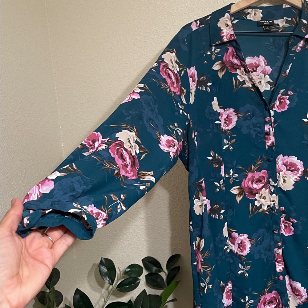 Torrid fit and flair long sleeve top - Picture 8 of 11